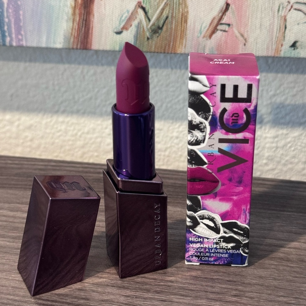 Urban Decay Açaí Lipstick
